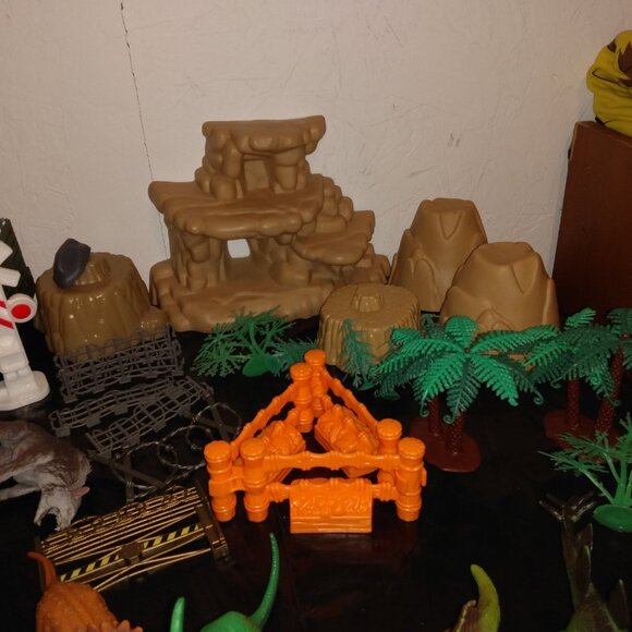 Dinosaur figures 30+  lots all kinds, small, large - Picture 16 of 16